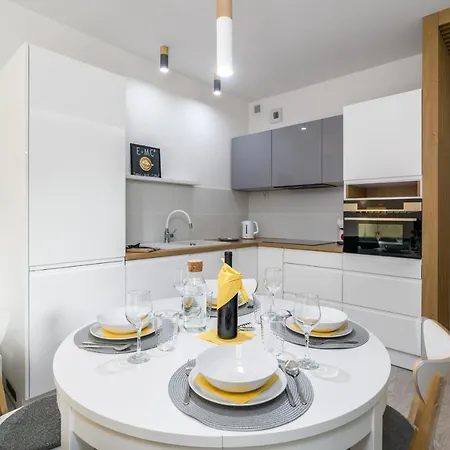 Malta By Renters 포즈난